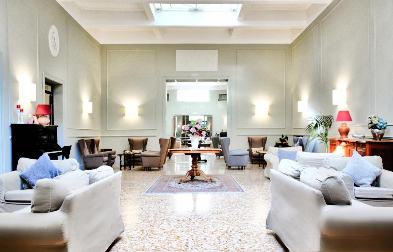 Hotel Touring Wellness & Beauty ฟีอุจจี ภายนอก รูปภาพ